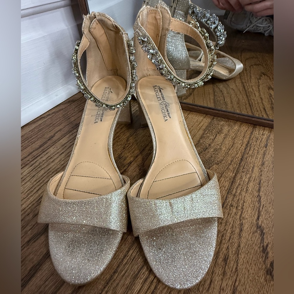 Badgley Mischka Sparkling champagne Block Heels